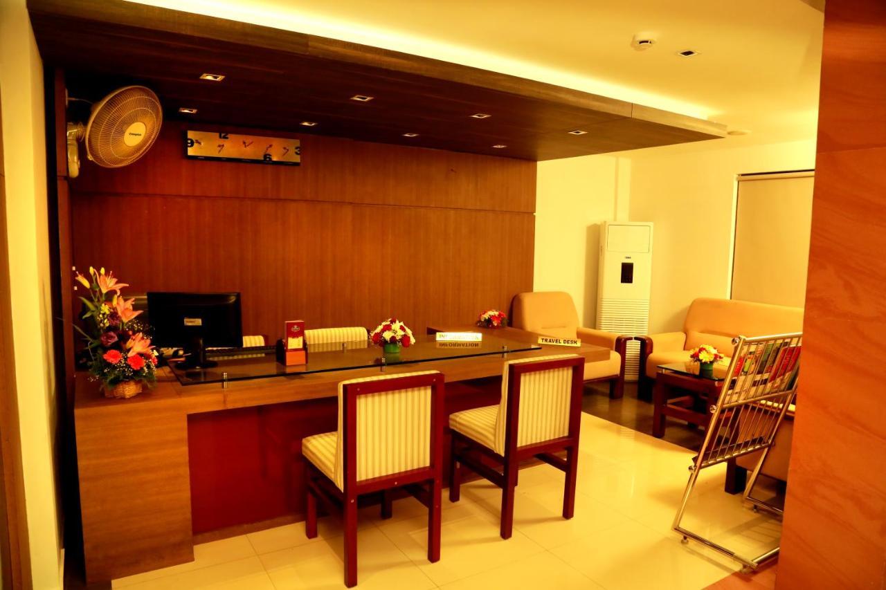 Hotel De Grand Kozhikode Exteriör bild
