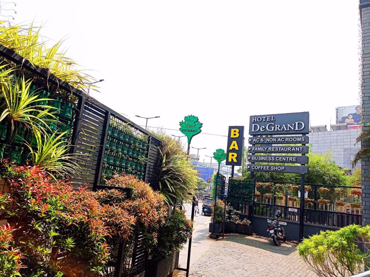 Hotel De Grand Kozhikode Exteriör bild