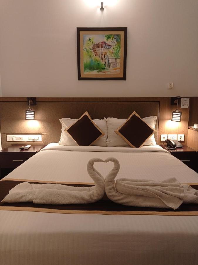 Hotel De Grand Kozhikode Exteriör bild