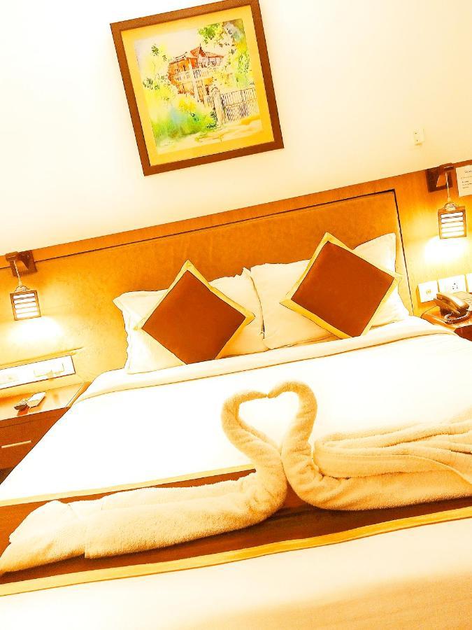 Hotel De Grand Kozhikode Exteriör bild