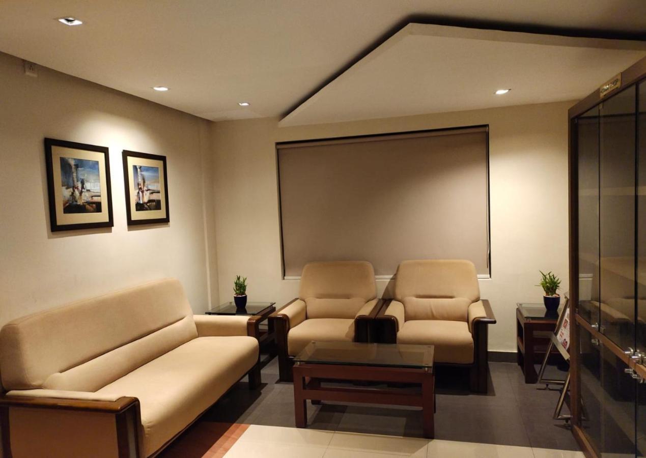 Hotel De Grand Kozhikode Exteriör bild