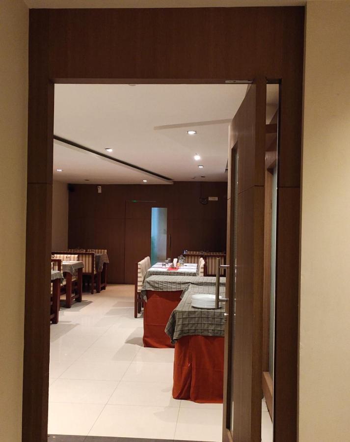 Hotel De Grand Kozhikode Exteriör bild