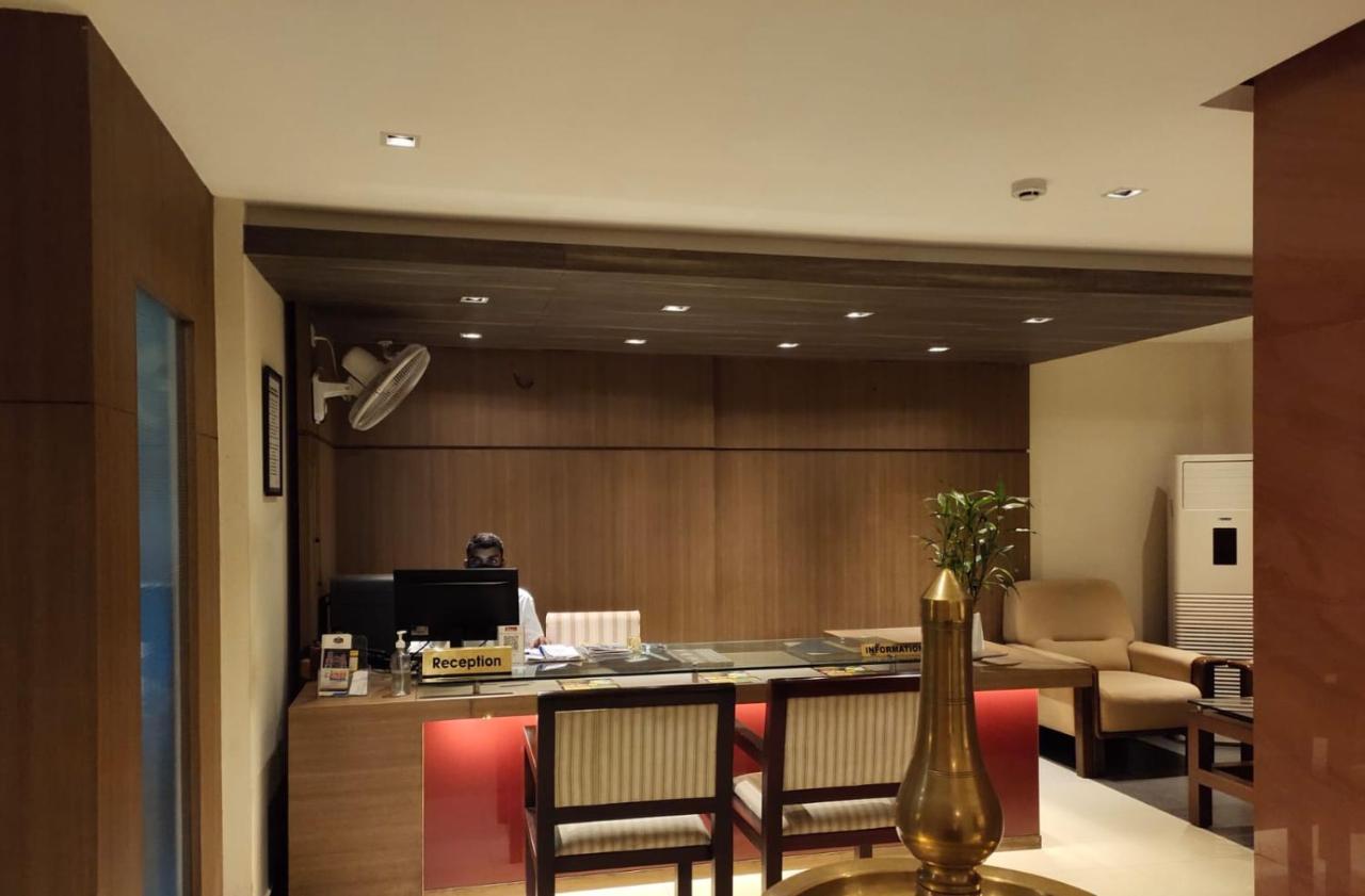 Hotel De Grand Kozhikode Exteriör bild