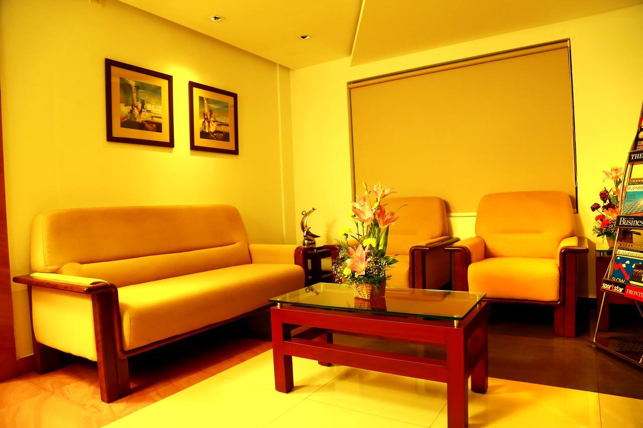 Hotel De Grand Kozhikode Exteriör bild
