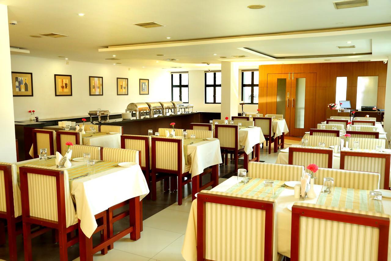 Hotel De Grand Kozhikode Exteriör bild
