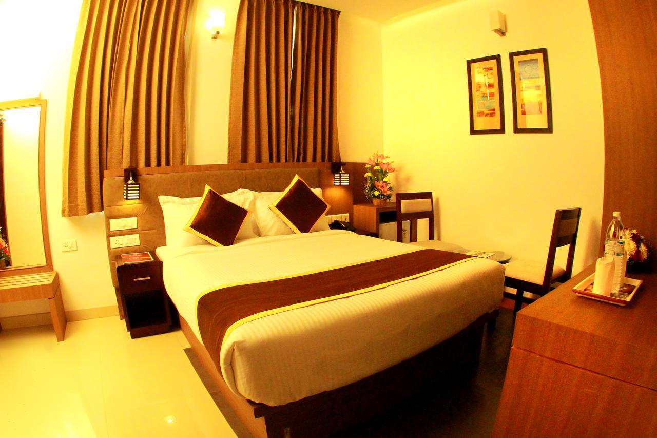 Hotel De Grand Kozhikode Exteriör bild